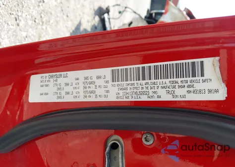 2009 Dodge Ram 1500 Slt/Sport/Trx z USA, uszkodzony, nr VIN 1D3HV13TX9J526523